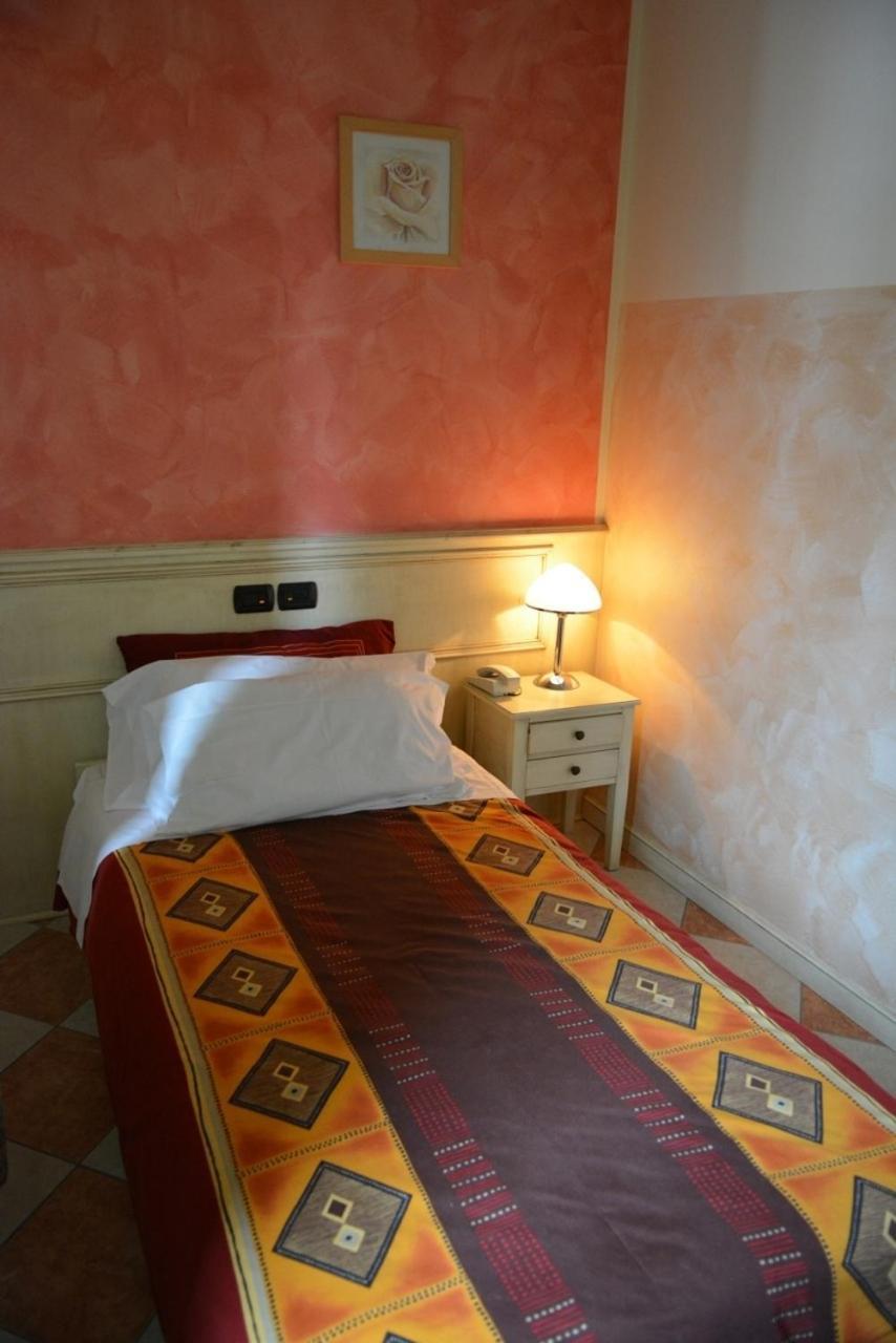 Hotel Due Colonne San Bonifacio Rum bild